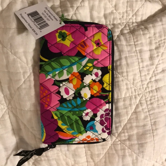 Vera Bradley Handbags - NWT Vera Bradley zip around wallet